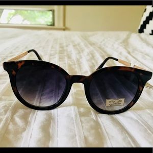 Oscar tortoise shell sunglasses with gold arms